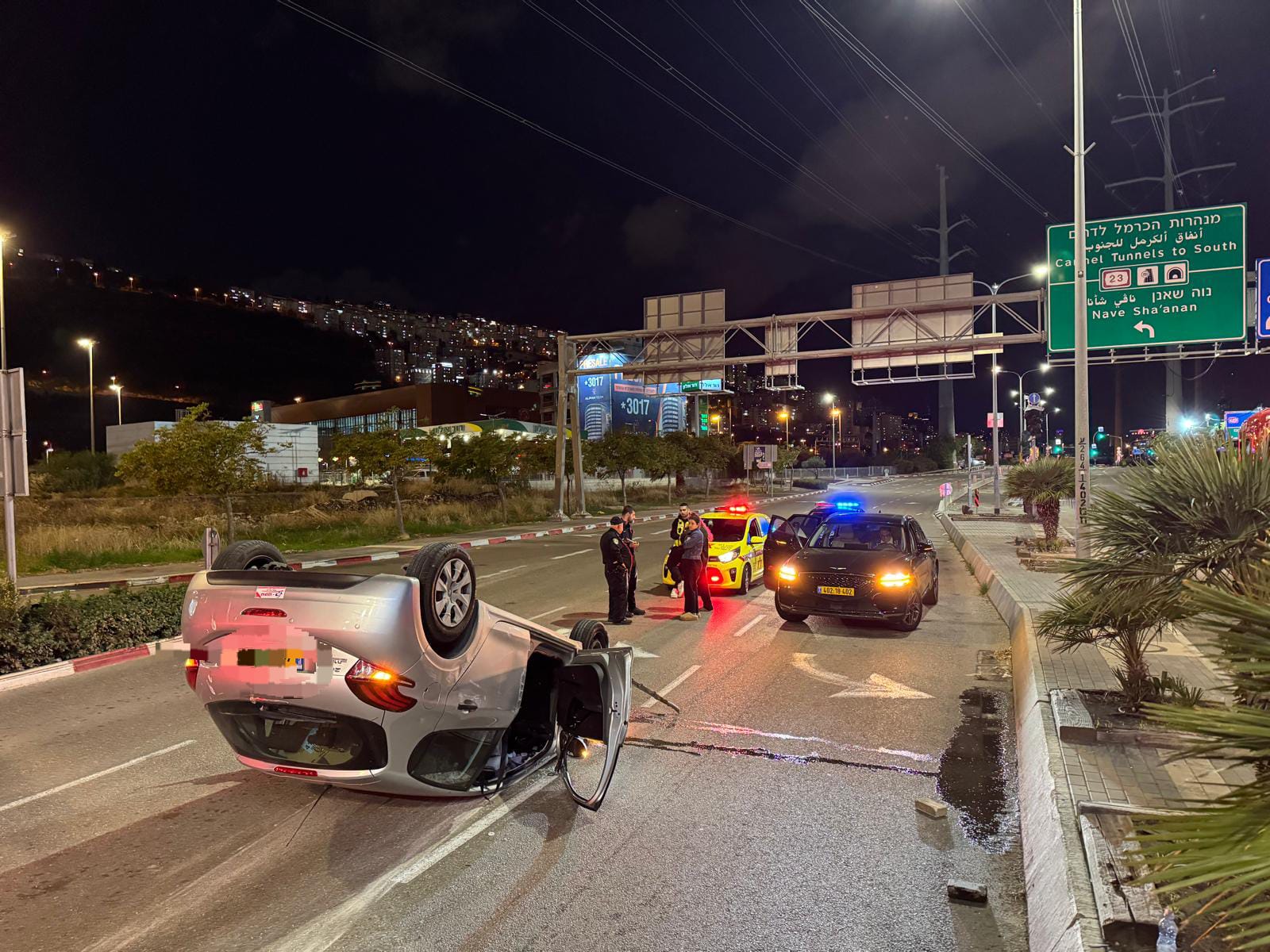 רכב התהפך סמוך למנהרות הכרמל בצ'ק פוסט